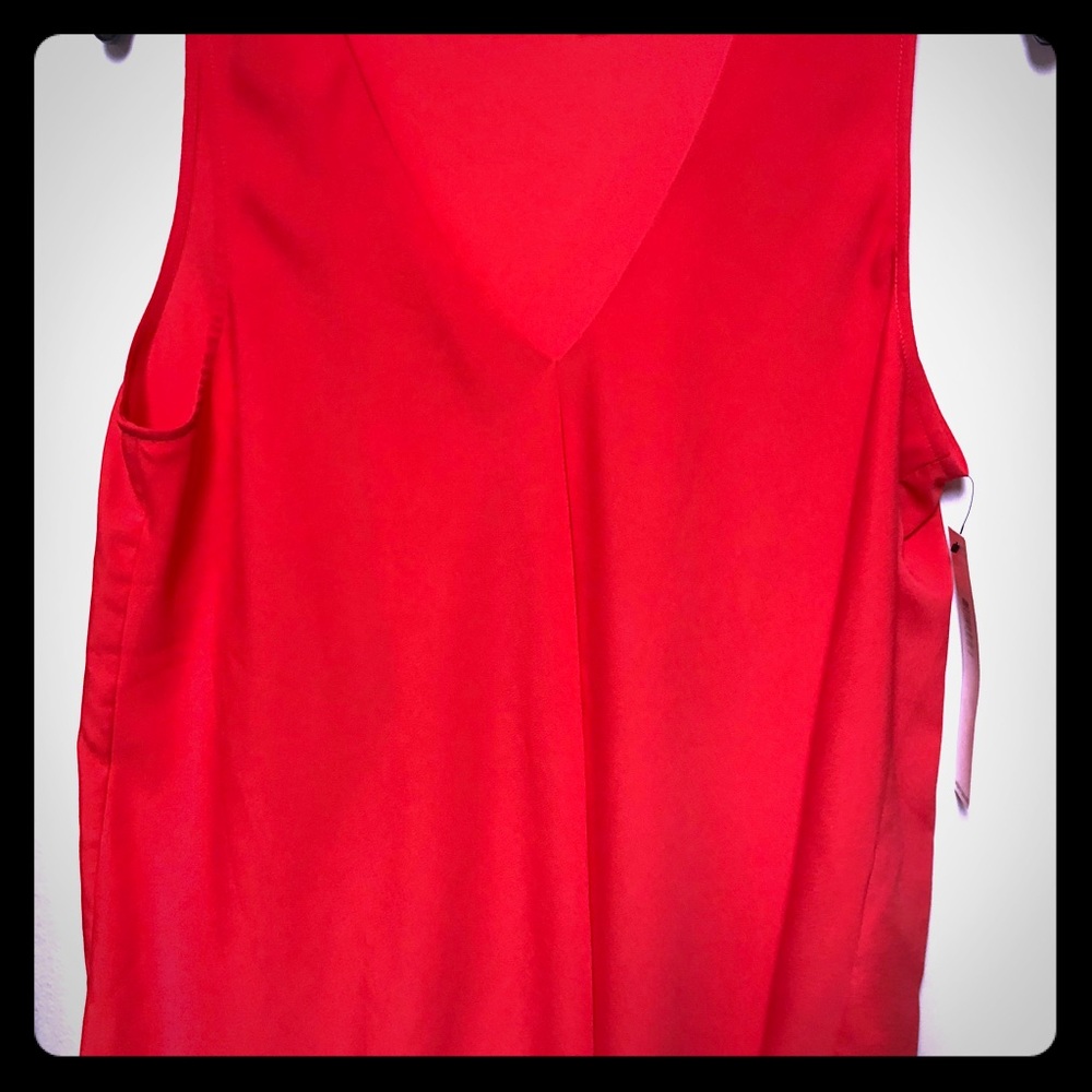 SALE 🎉 DKNY sleeveless top / blouse